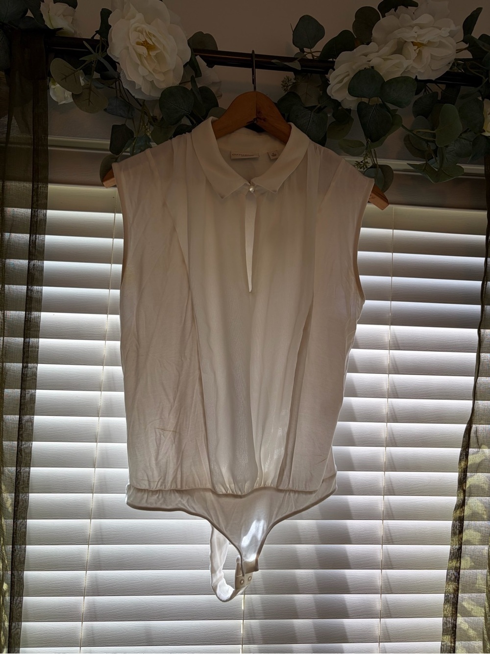 eva mendes for New York & Company White Sleeveless Collared Bodysuit